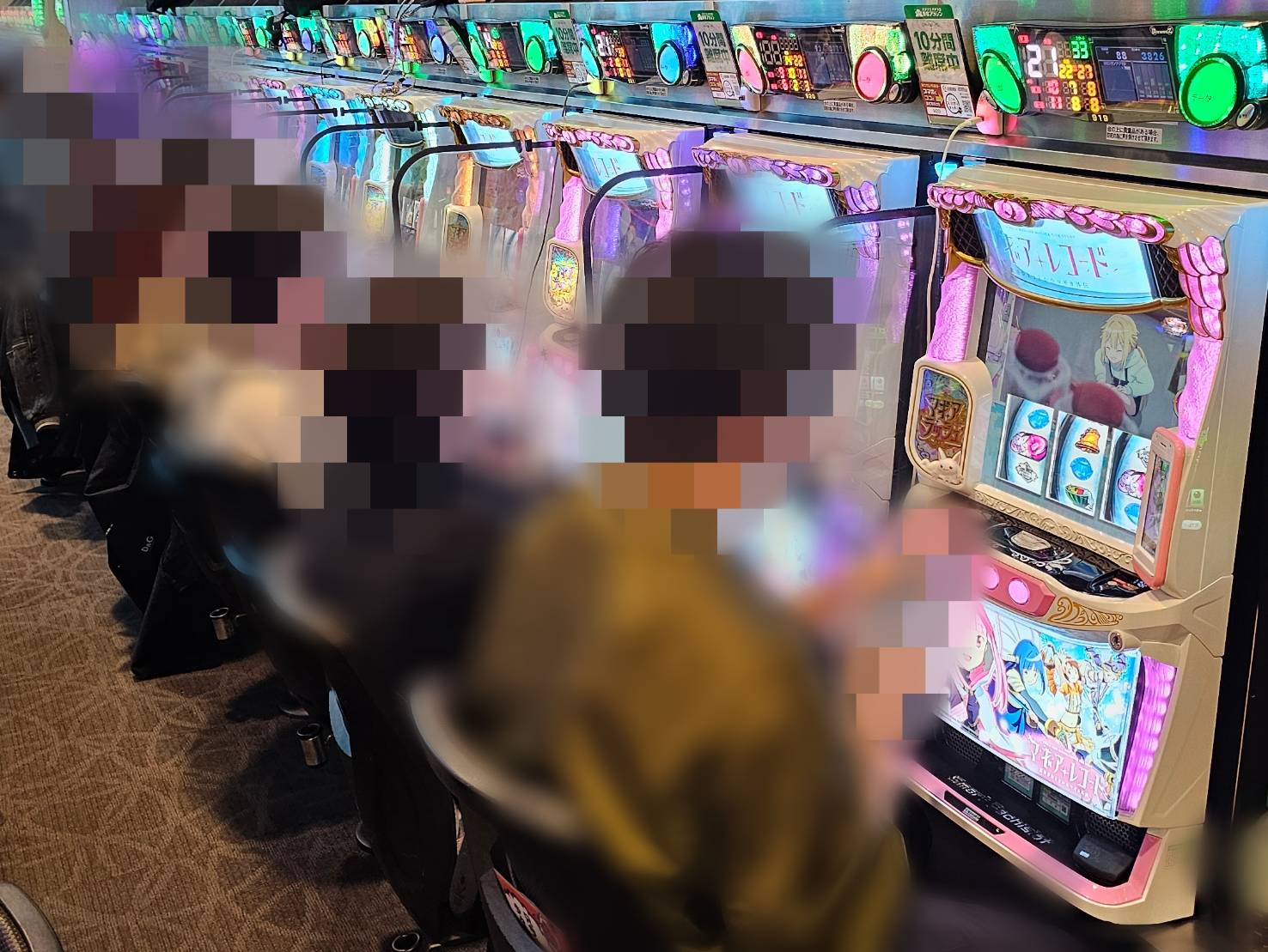 [取材日 11月11日(火)]の[店舗名 新宿アラジン]の店内の様子